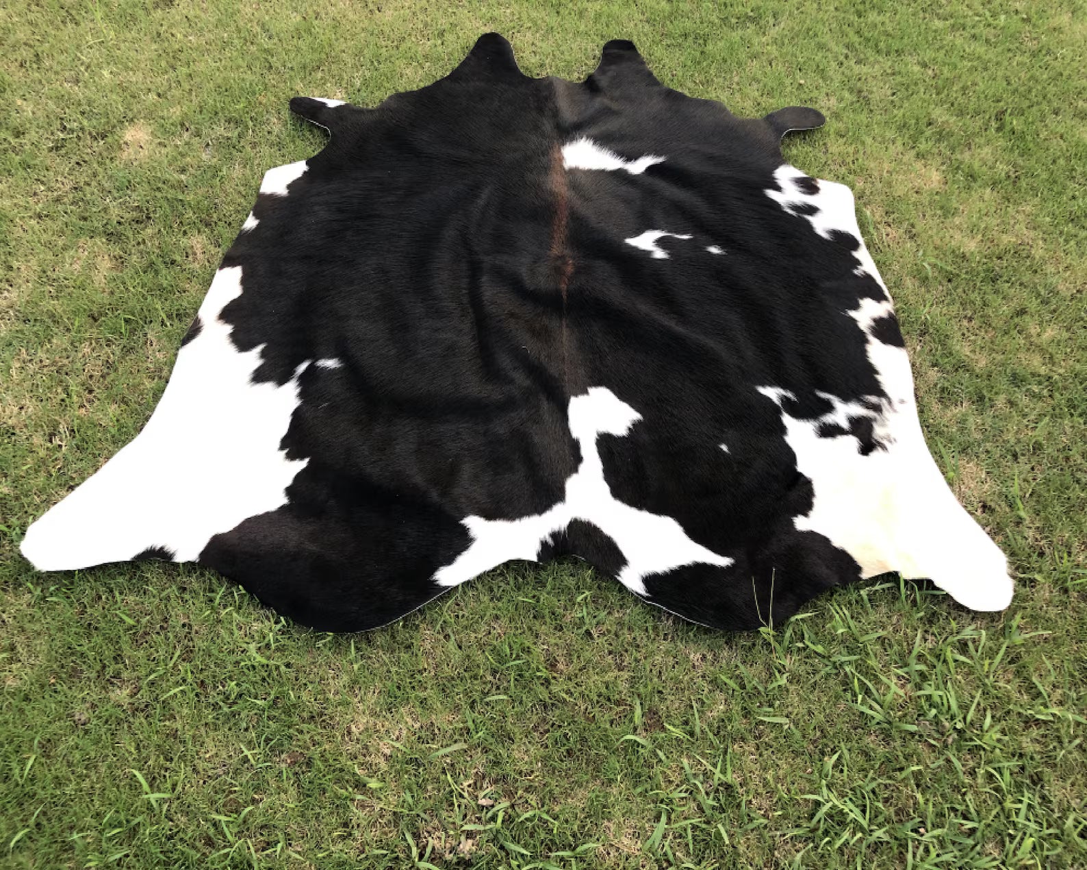 Cowhide Rug-Black and white Cowhide Rug-Living Room Rug-Hair On Rugs-Tri-colour Rugs-Brindle Cowhide-Ottoman Rugs-Soft Carpet Rugs