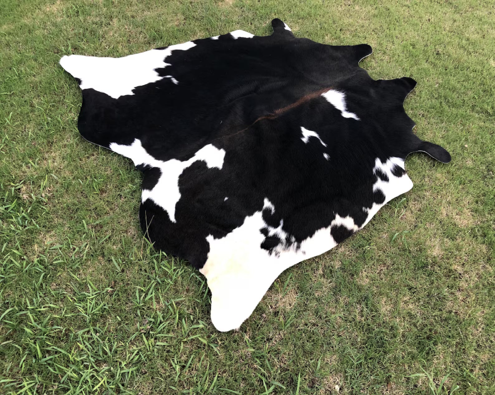 Cowhide Rug-Black and white Cowhide Rug-Living Room Rug-Hair On Rugs-Tri-colour Rugs-Brindle Cowhide-Ottoman Rugs-Soft Carpet Rugs