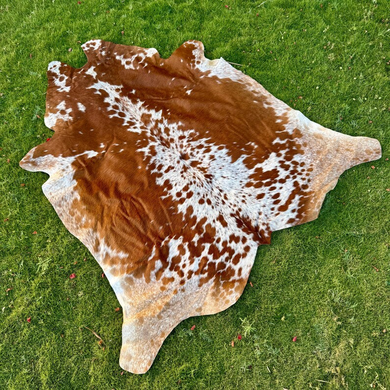 Premium Brown & White Cowhide Rug – Natural Cow Hide Rug in Pakistan